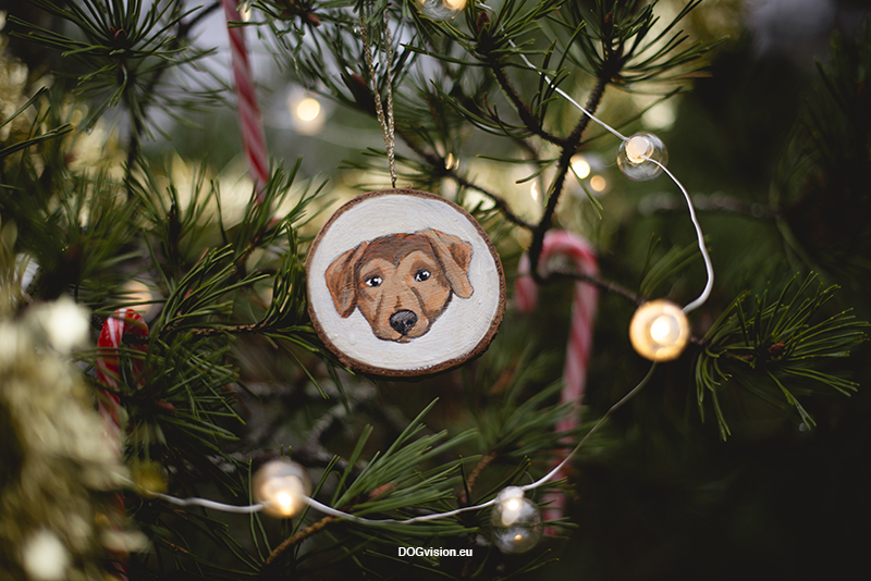 Diy wooden painted dog Christmas ornament, www.DOGvision.be