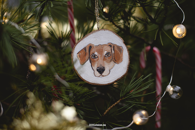 Diy wooden painted dog Christmas ornament, www.DOGvision.be