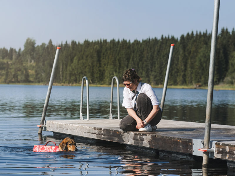 Hurtta adventurer 2023, life vests for dogs, dogs on adventures, lake swimming with dogs, www.DOGvision.eu