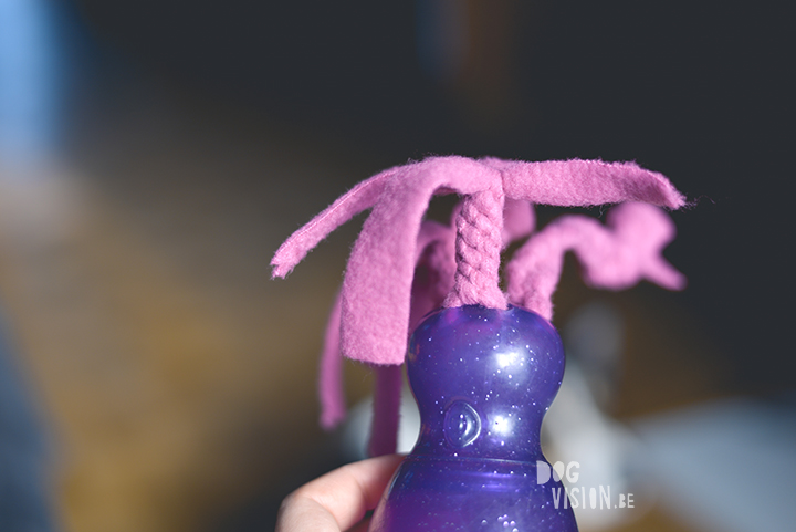 Creative on the road: fleece dog toy diy | www.DOGvision.be | dog blog